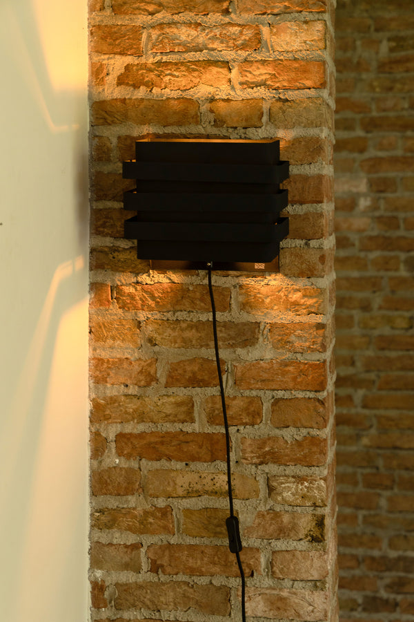 Dumont wandlamp zwart