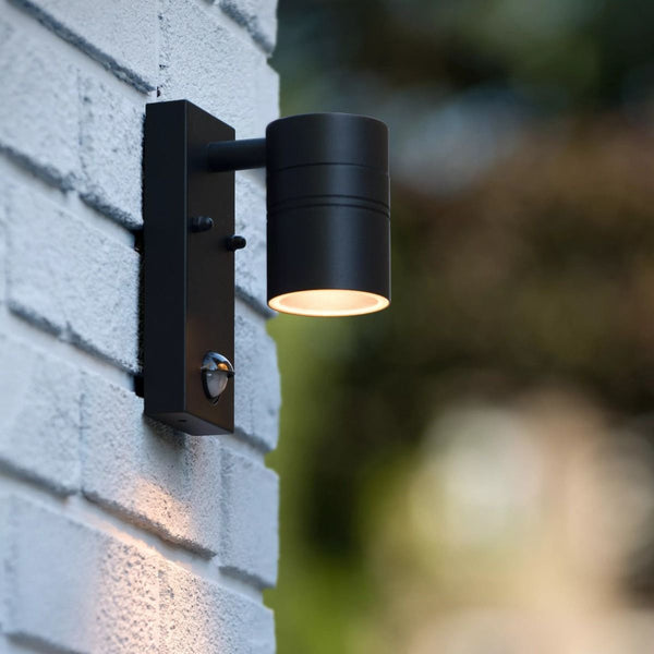 LED Wandspot Buiten Ø 6,3 cm LED GU10 1x5W 2700K IP44 Zwart