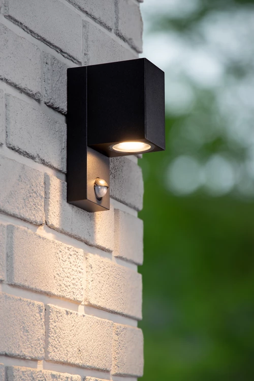 Wandspot Zaro zwart met sensor