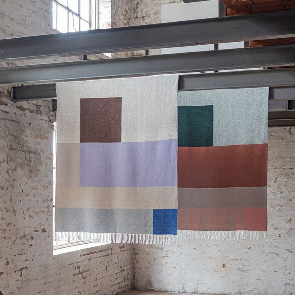 BRICK throw 125x190 Lila