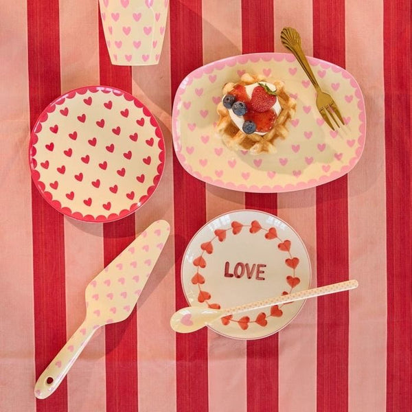 Melamine Cake Plate with Favorite Hearts Print - Red Kiss - Small