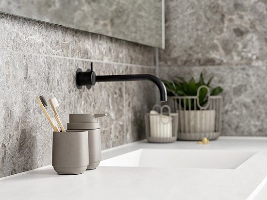 Soap dispenser Time Concrete