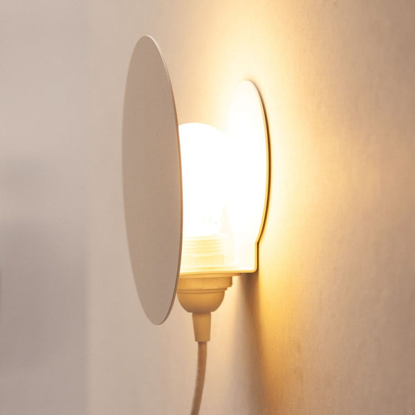 Magnetic lamp - eclipse wit