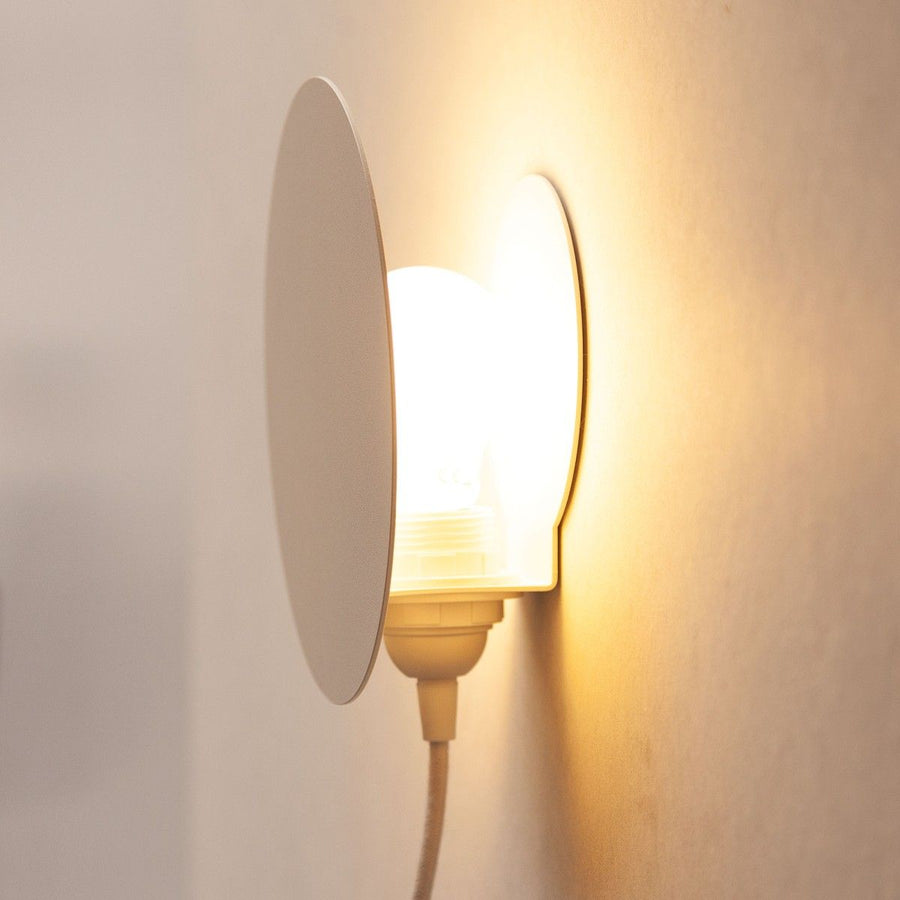 Magnetic lamp - eclipse wit