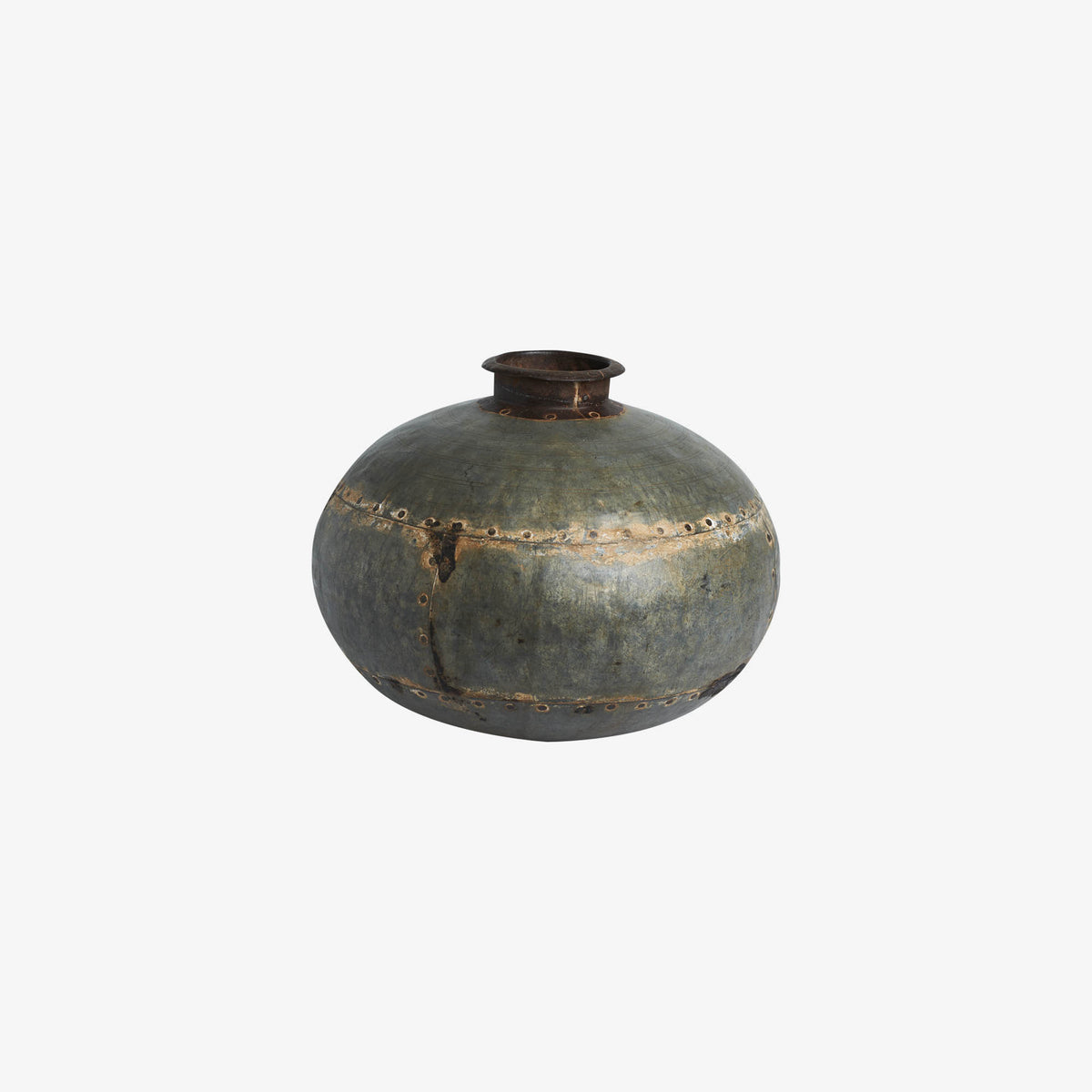 Oud ijzeren waterpot