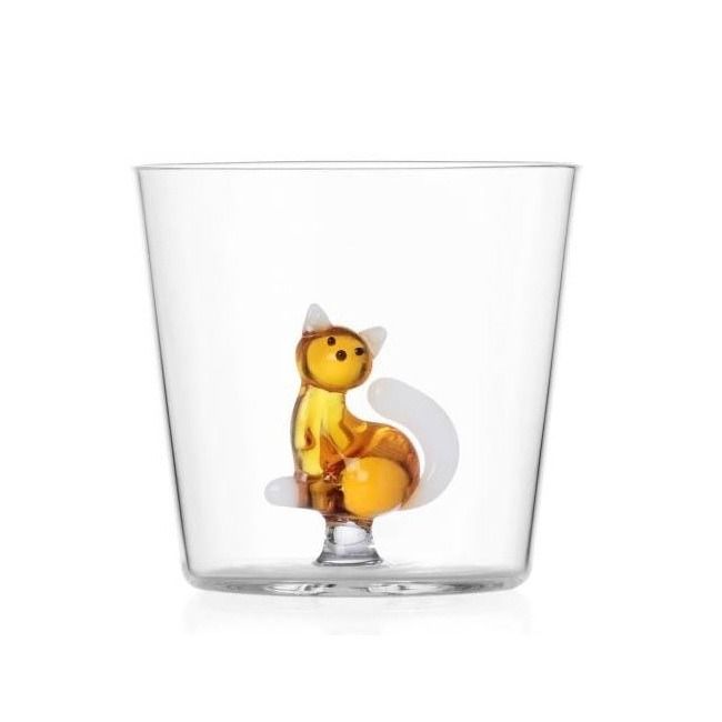 tumbler amber cat with white tail