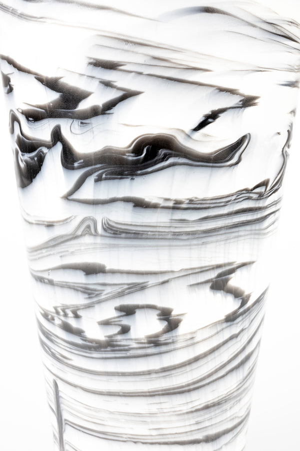 Conic vaas s black/white