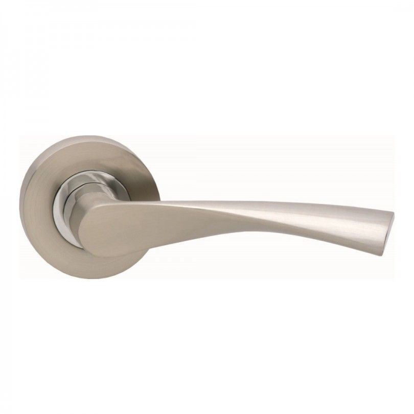 Deurkruk Giussy op rozet verdekt ?52x10mm met nokken nikkel mat
