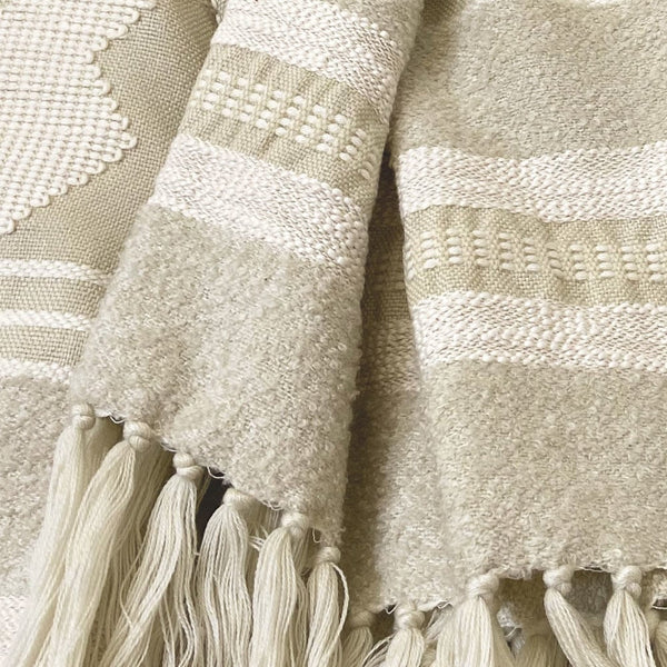 Craft offwhite throw