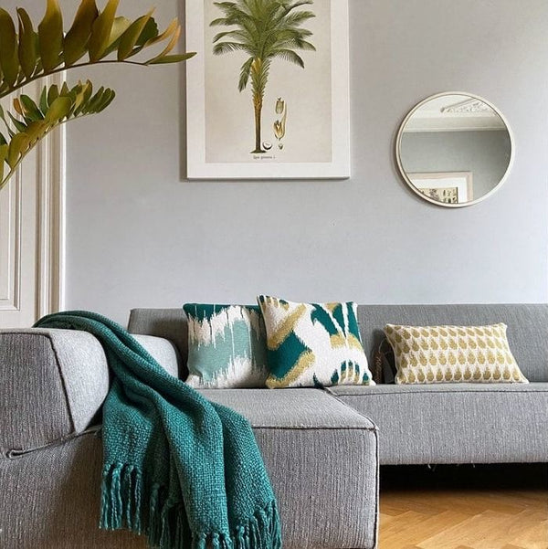 Wave knitted cushion green
