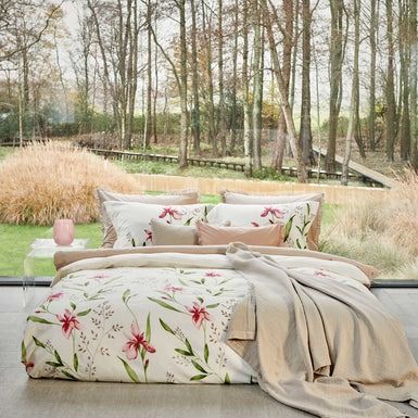 Serene flower Offwhite 320 1-persoons (140x200/220 + 1 sloop)