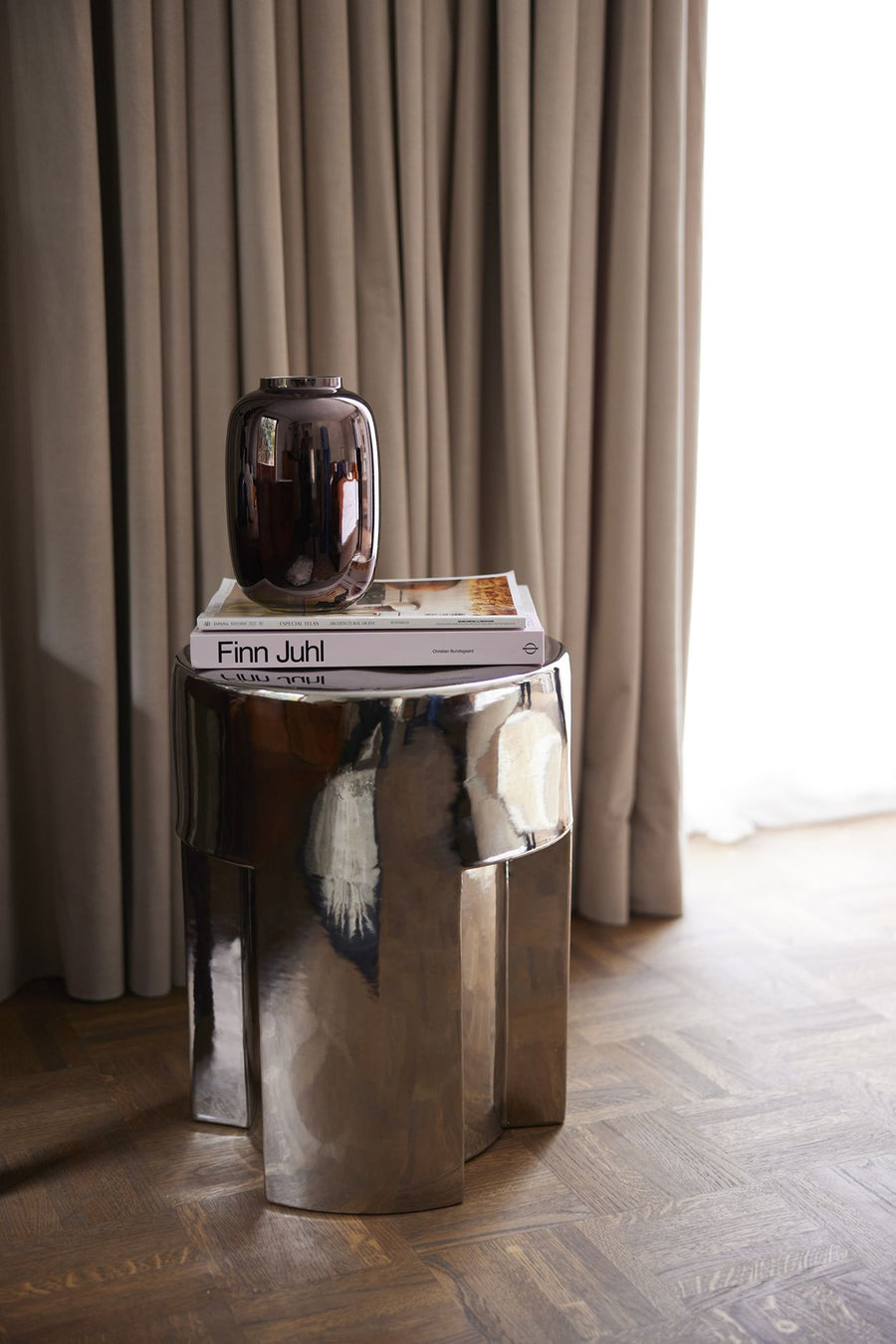 Stoneware side table chrome
