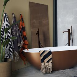 Bath towel 1984 (70x140cm)