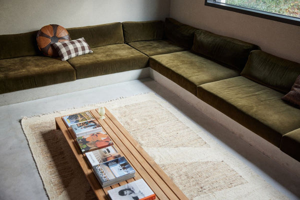 Woolen rug contour (180x280cm)