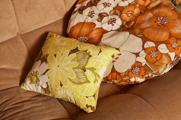 Stitched cushion daisy (40x35cm)