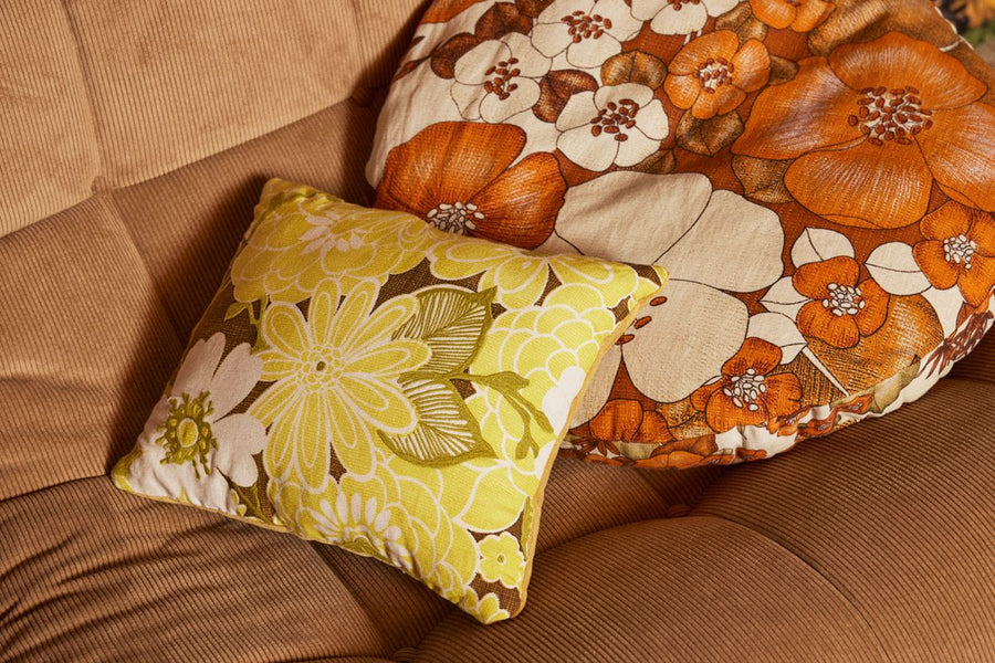 Stitched cushion daisy (40x35cm)