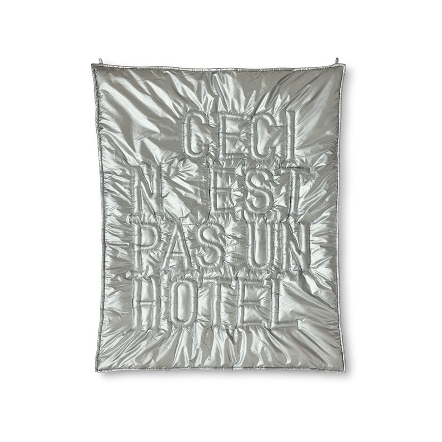 Wanddecoratie 'Ceci n'est pas un hôtel'