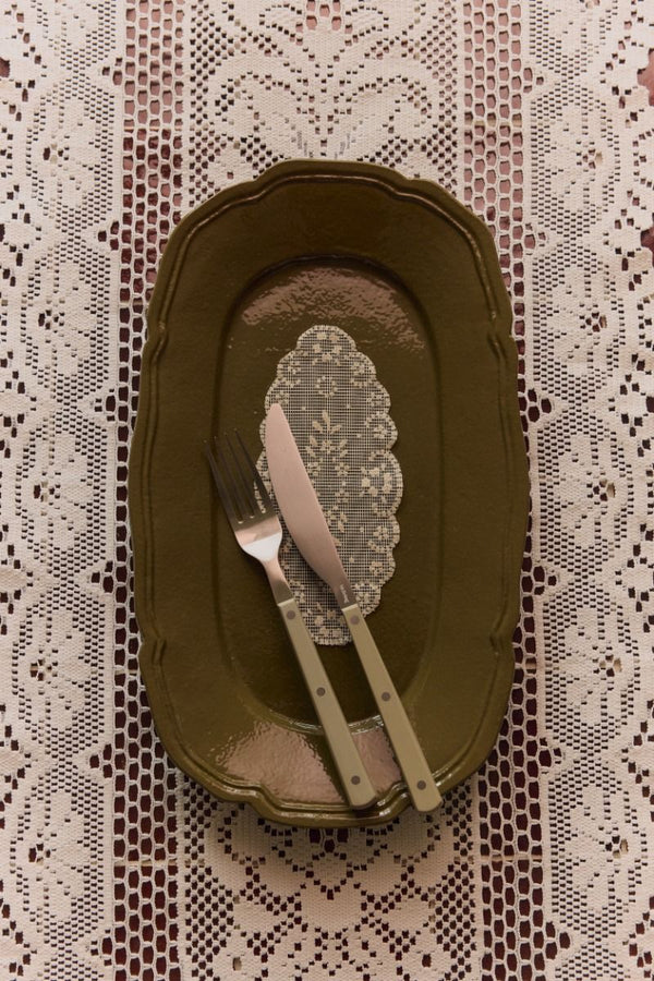 New classics: serving tray, olive