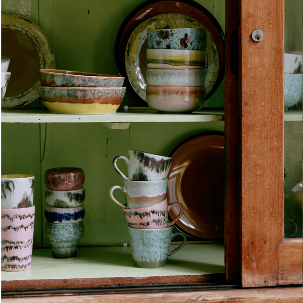 70s ceramics: cappuccino mug, skyline
