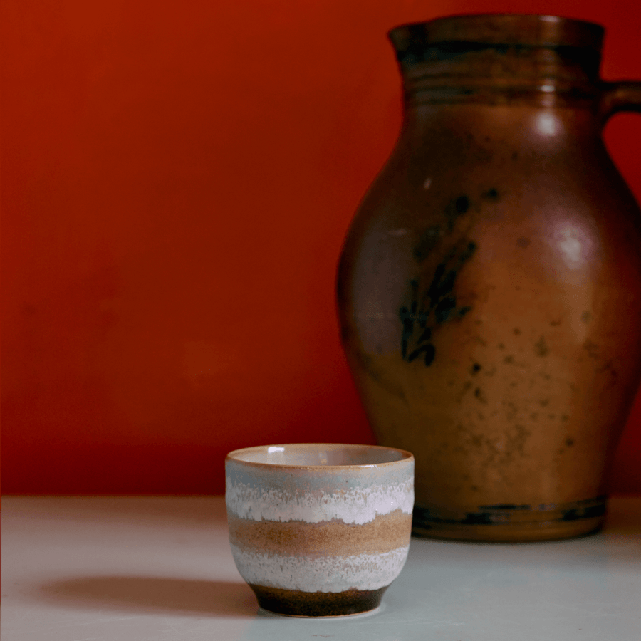 70s ceramics: café cup, skyline