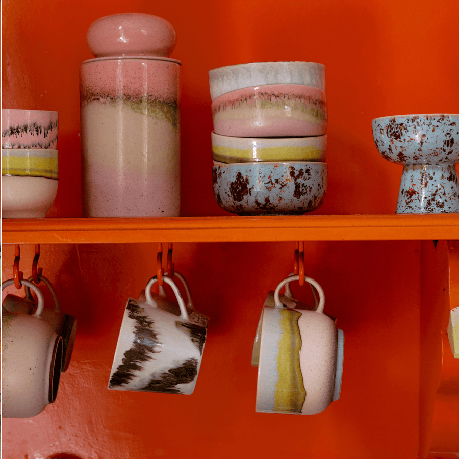 70s ceramics: tea cup, glint