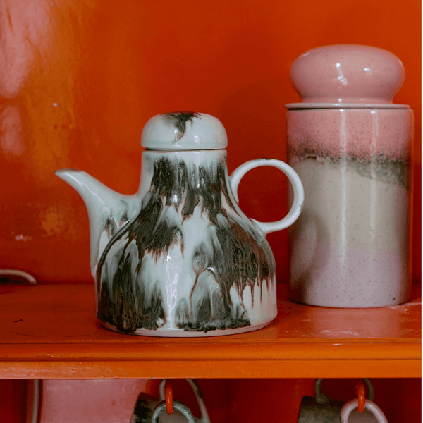 70s ceramics: coffee pot, tide