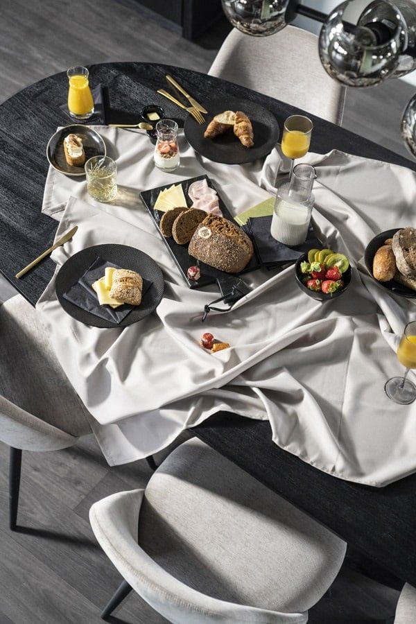 Eettafel Aron ovaal 200x110  - bruin