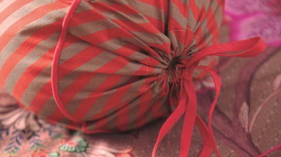 Pip Studio Raya Roll Cushion Red