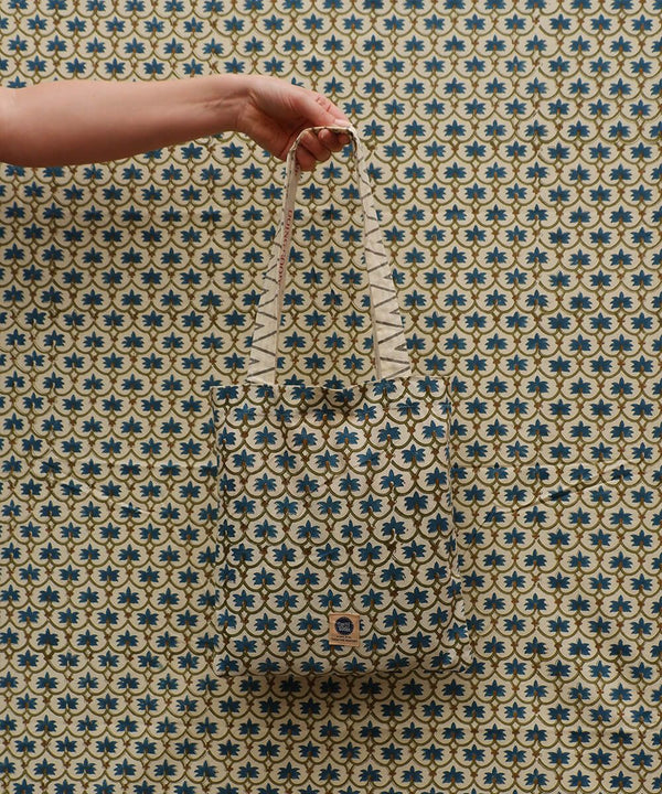 Faina throw