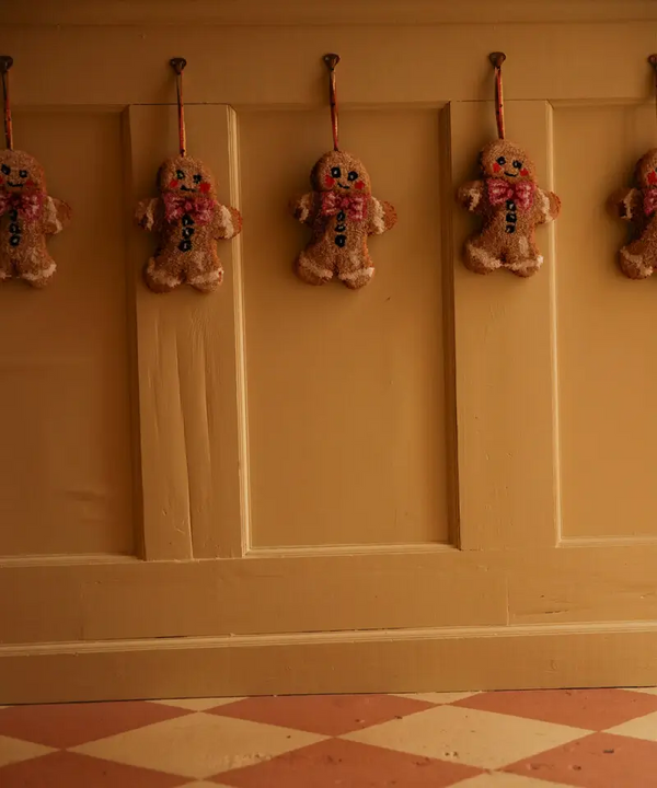 Hanger Ginger Bread