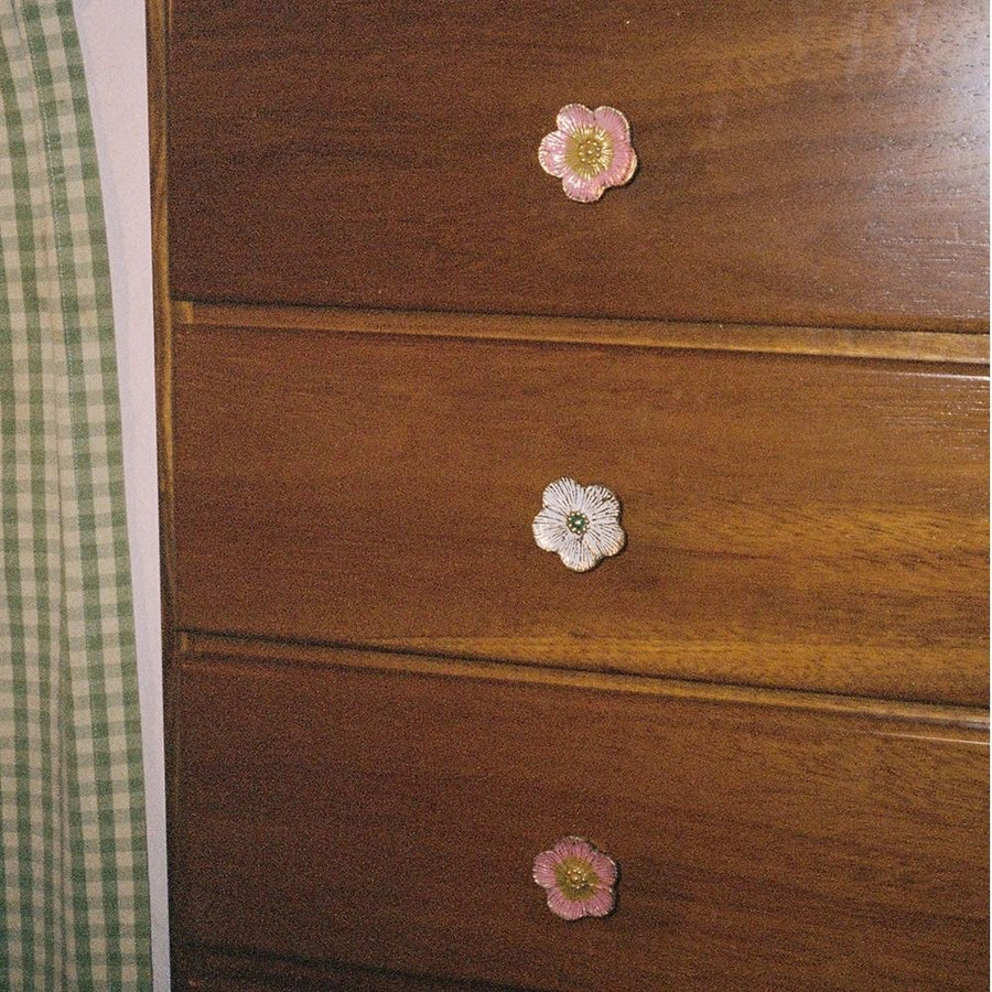Faye Flower Knob White