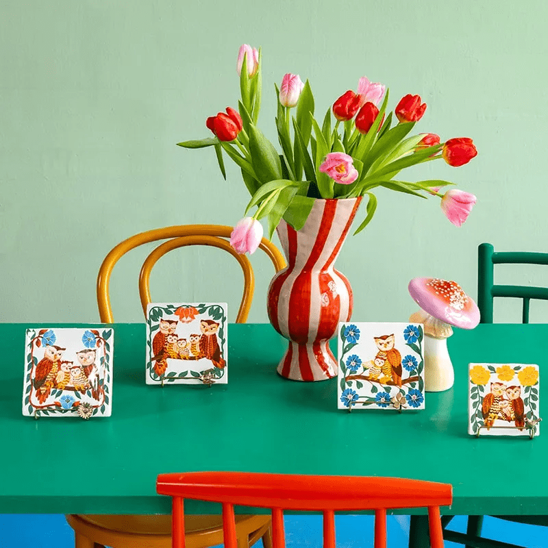 Under my wings | Tiles | Medium