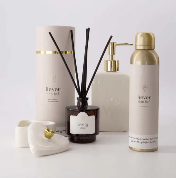 geurkaars glas in koker liever dan lief off white