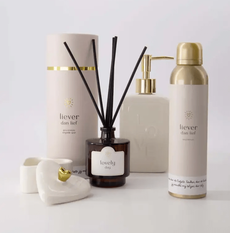 geurkaars glas in koker liever dan lief off white