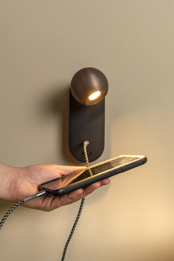 Lucide MONTANA LED-wandlamp met USB-poort, 6 W, 2700–4000 K, koffie