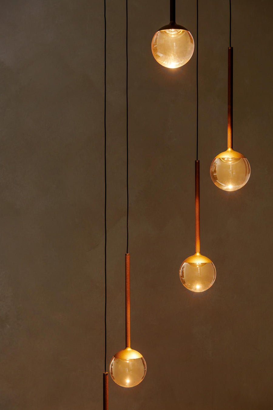 Lucide CALINA dimbare LED-hanglamp Ø 41,9 cm, 5 × 8,2 W, 2200–3300 K, amber