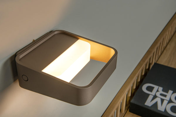 Lucide SILVI oplaadbare LED-wandlamp met dimfunctie 3,7 W, koffie