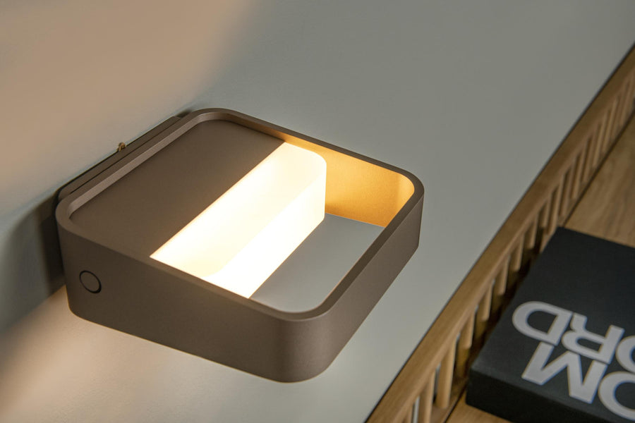 Lucide SILVI oplaadbare LED-wandlamp met dimfunctie 3,7 W, koffie
