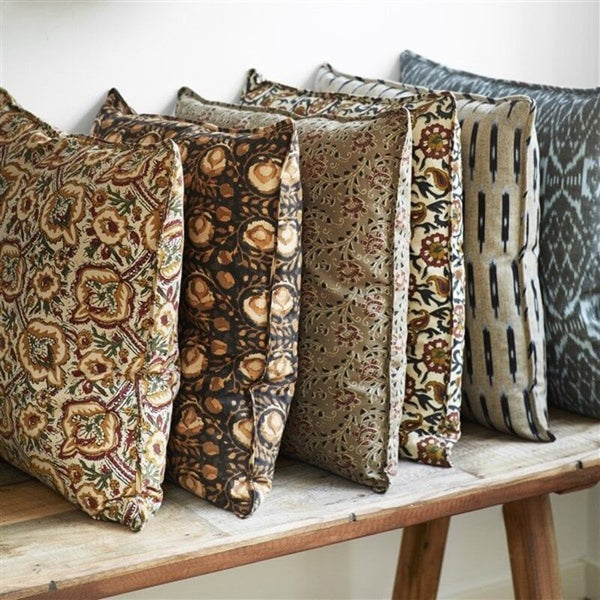 Ikat woven cushion cover incl. 50x50 down cushion filler