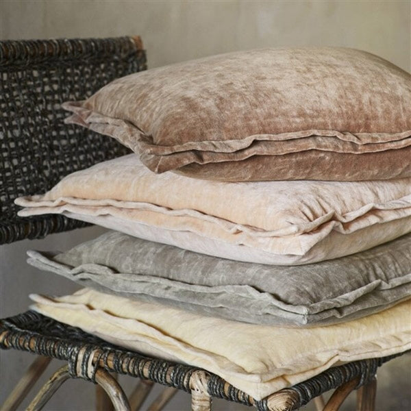 Velvet cushion cover incl. 50x50 down cushion filler