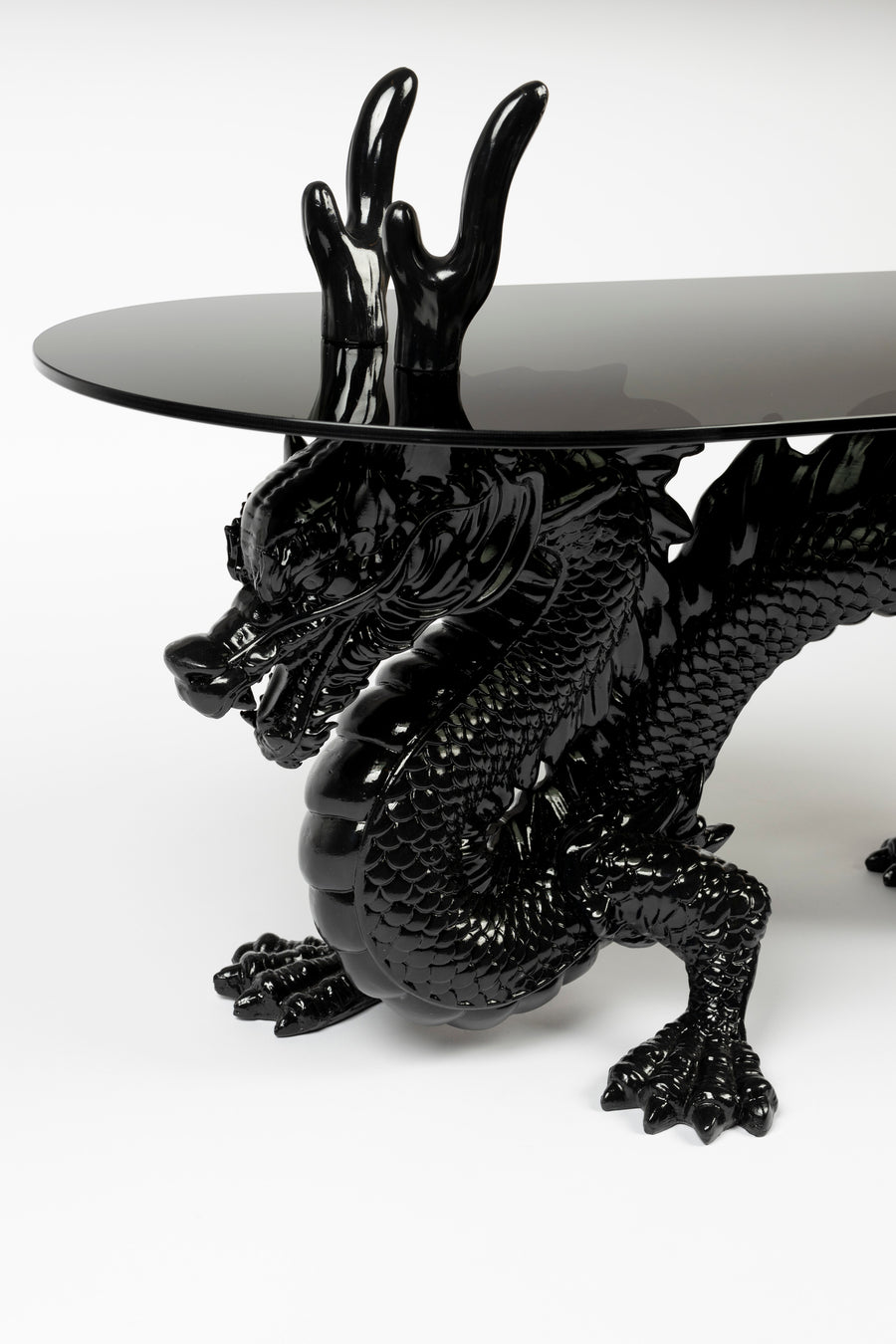 Dragonized bastard salontafel