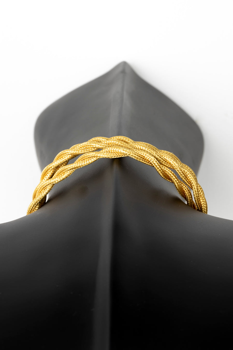 The tail will follow wandlamp zwart