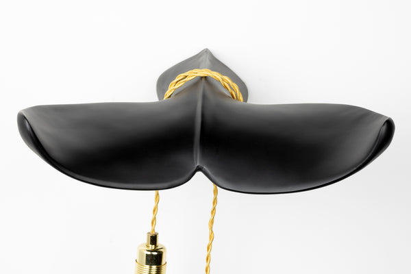 The tail will follow wandlamp zwart