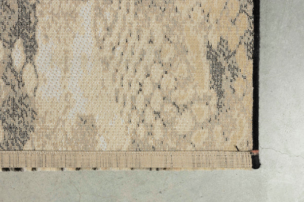 Vloerkleed Keep Your Enemies Closer 200x300