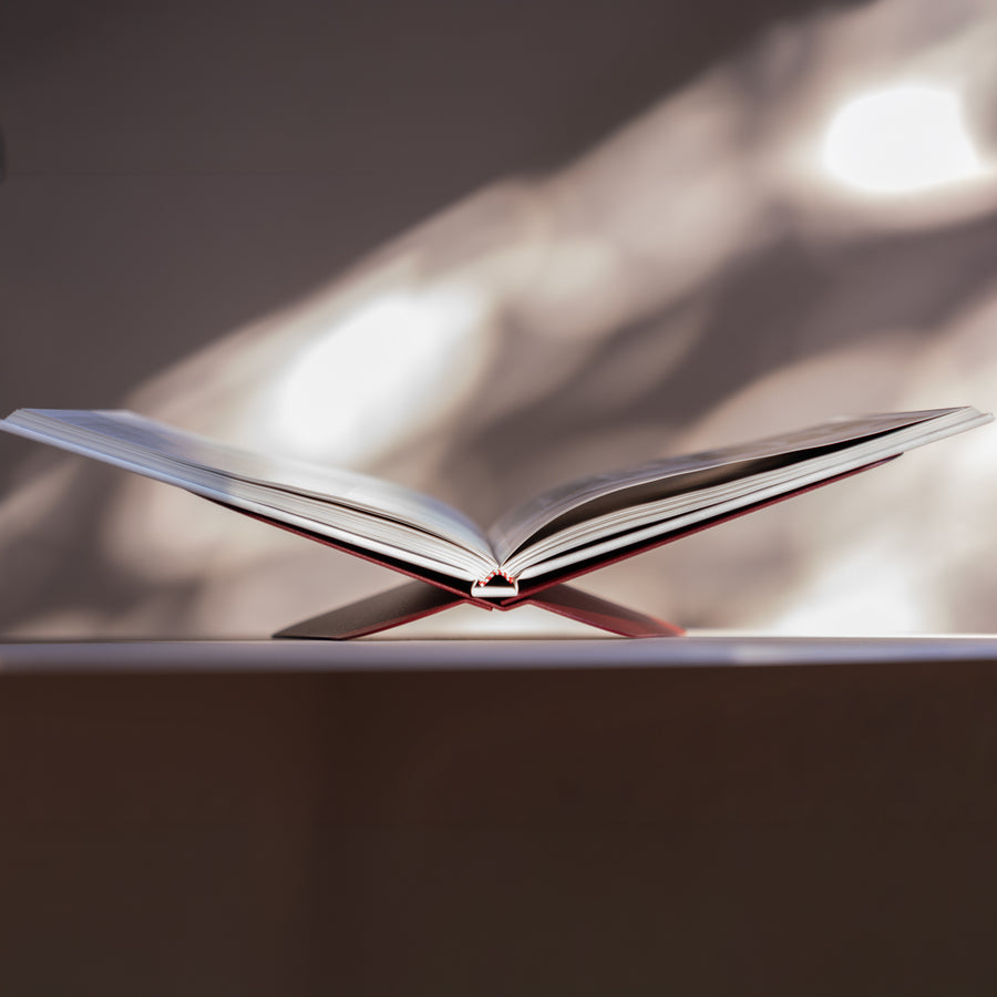 Boekenstandaard Atalanta burgundy