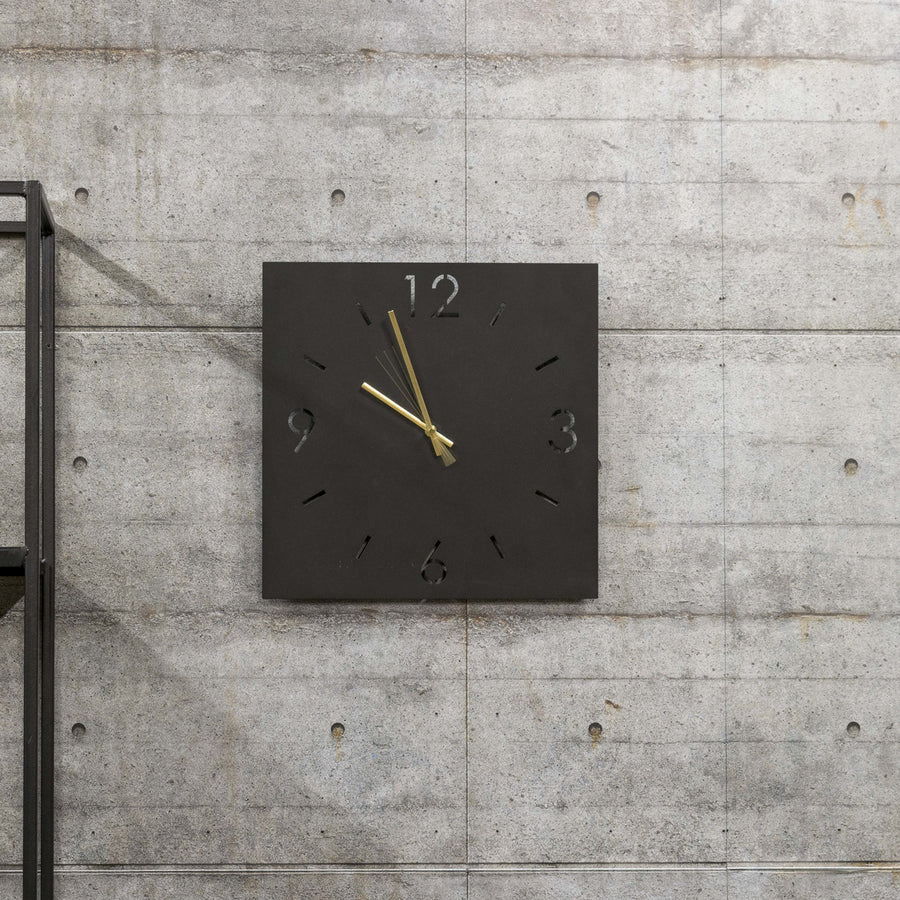 Klok Time 40 X 40 zwart
