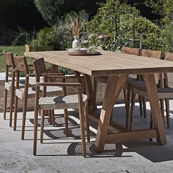 Freya donker teakhouten tuinstoel met armleuning Naturel set van 2