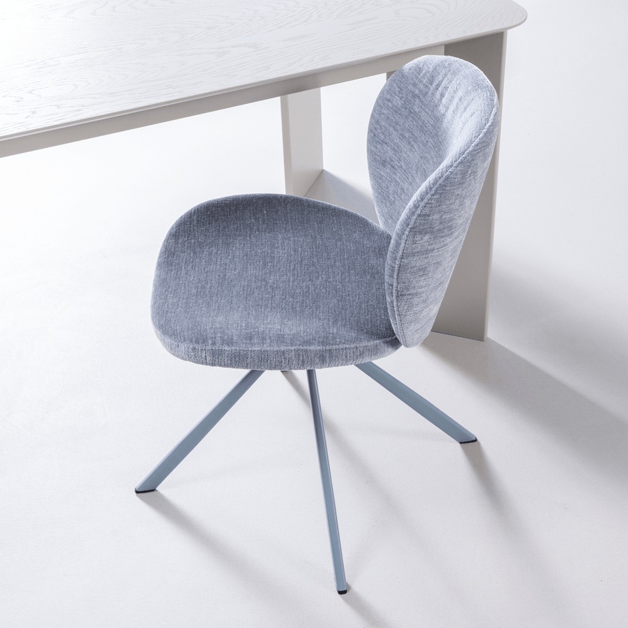 FEMKE EETKAMERSTOEL CHENILLE BLAUW