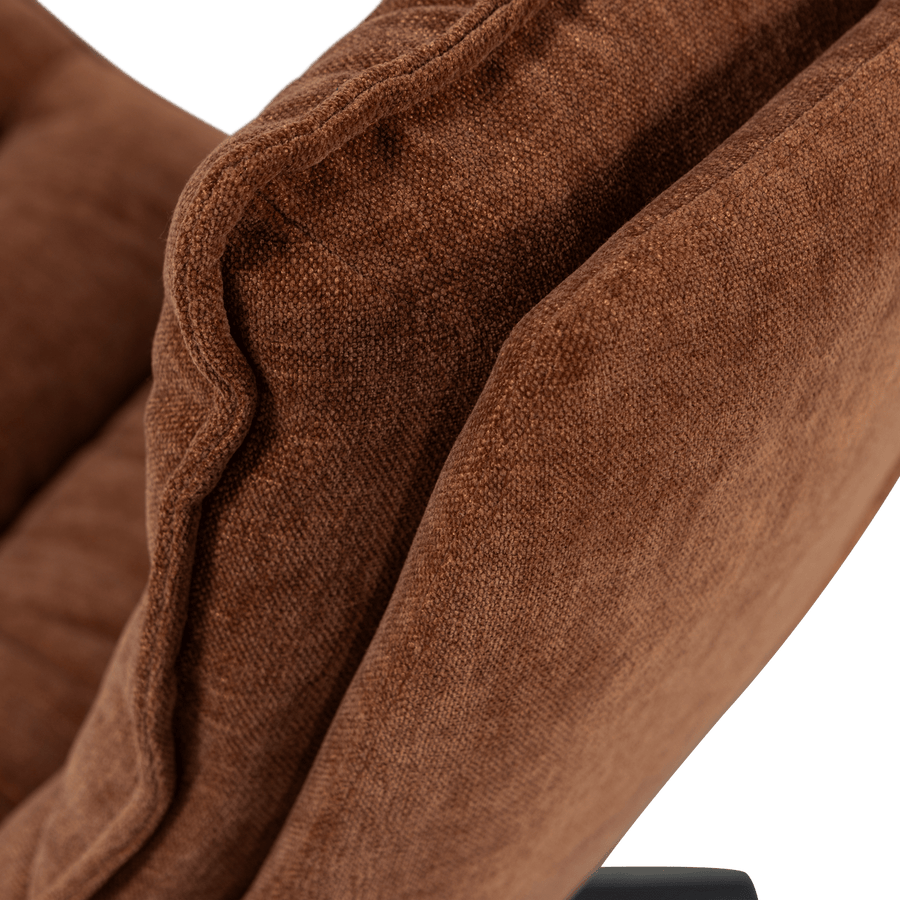 KUBE DRAAIFAUTEUIL MET HOCKER BRUIN