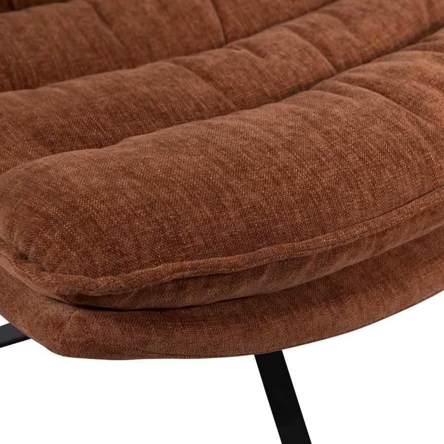 KUBE DRAAIFAUTEUIL MET HOCKER BRUIN